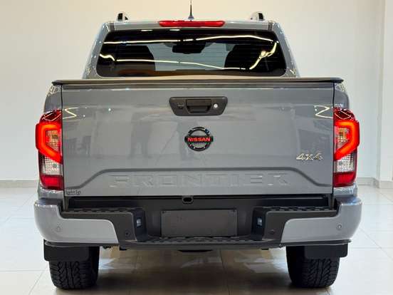 NISSAN-FRONTIER-2022