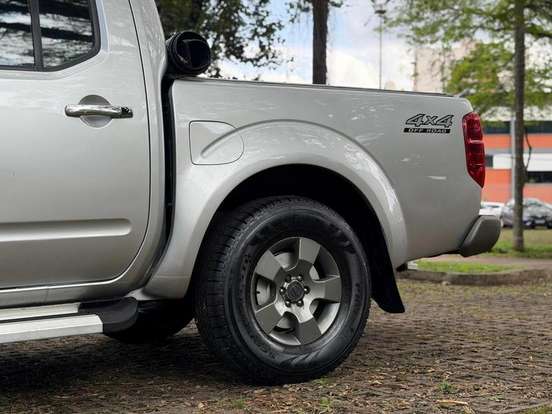 NISSAN-FRONTIER-2007
