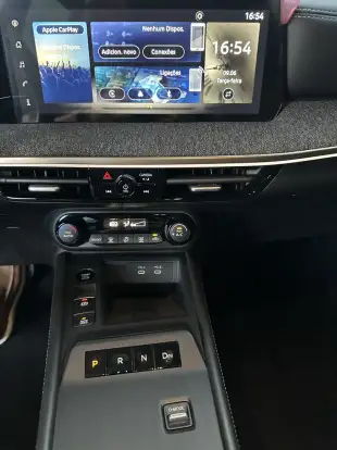 NISSAN-KICKS-2025
