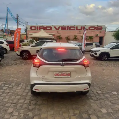 NISSAN-KICKS-2023