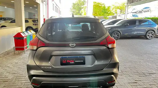 NISSAN-KICKS-2023