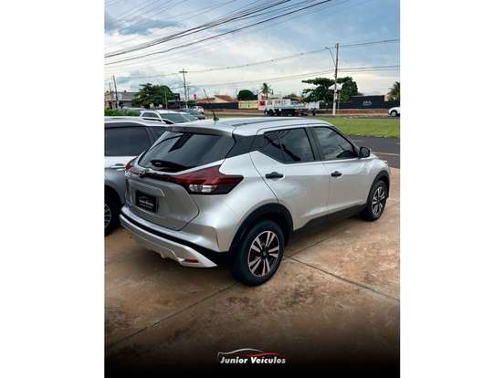 NISSAN-KICKS-2023