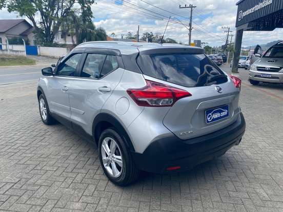 NISSAN-KICKS-2020
