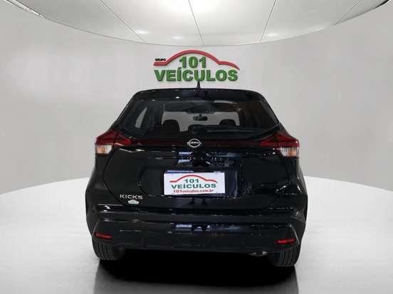 NISSAN-KICKS-2023