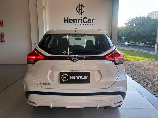 NISSAN-KICKS-2022