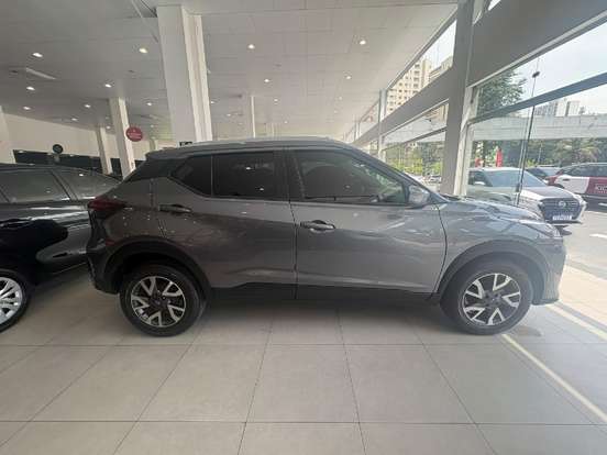 NISSAN-KICKS-2023
