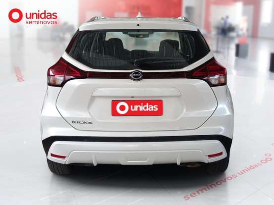 NISSAN-KICKS-2023