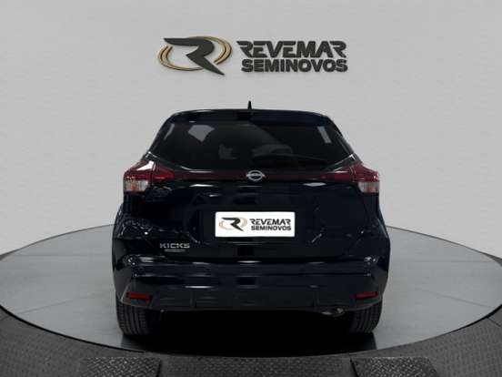 NISSAN-KICKS PLAY-2025