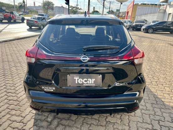 NISSAN-KICKS PLAY-2025