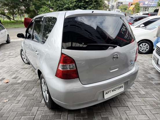 NISSAN-LIVINA-2012