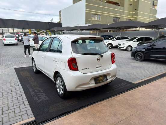 NISSAN-MARCH-2015