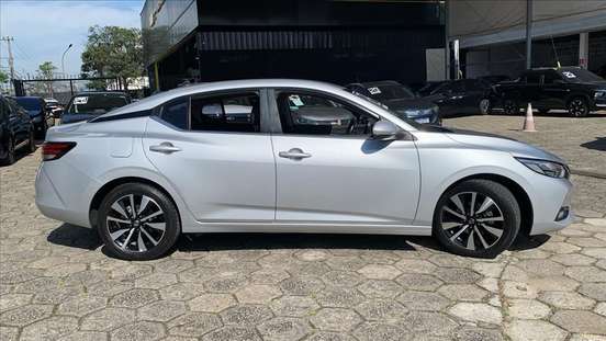 NISSAN-SENTRA-2023