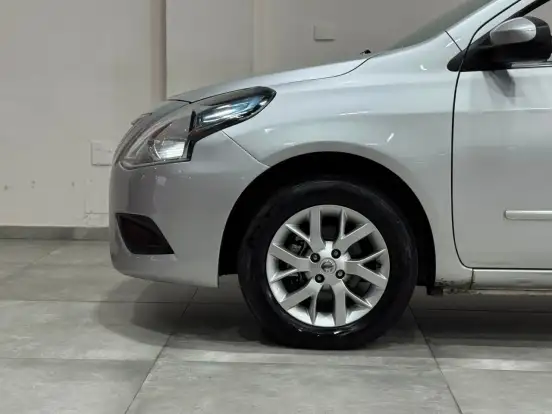 NISSAN-VERSA-2018