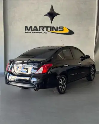 NISSAN-VERSA-2017