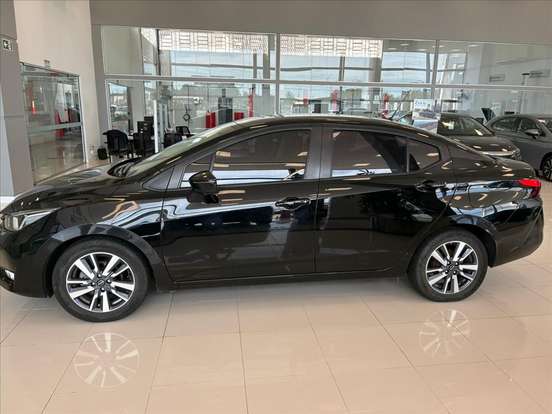 NISSAN-VERSA-2023