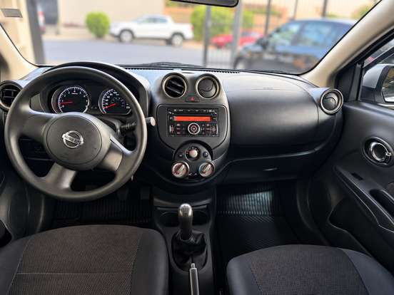 NISSAN-VERSA-1.6 16V FLEX SV 4P MANUAL NISSAN-VERSA-2012