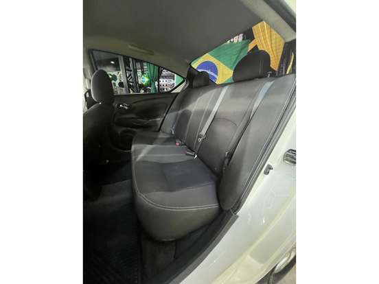 NISSAN-VERSA-2017