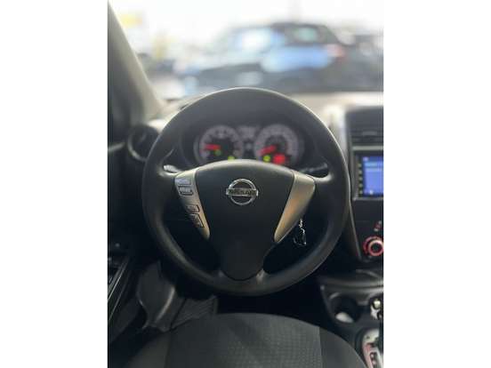 NISSAN-VERSA-2017