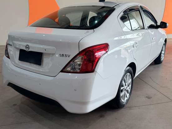 NISSAN-VERSA-2019