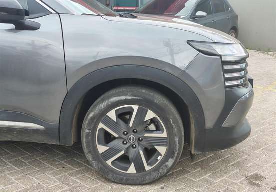 NISSAN-KICKS-2025