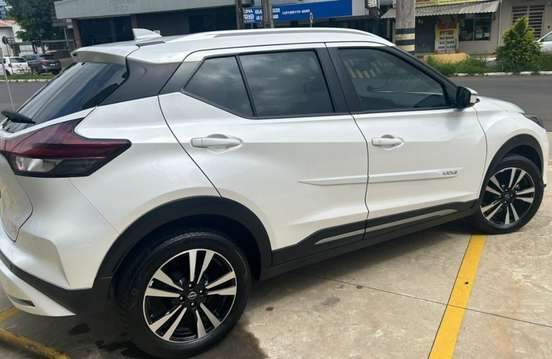 NISSAN-KICKS PLAY-2025