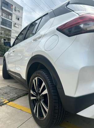 NISSAN-KICKS PLAY-2025