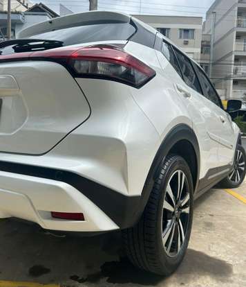 NISSAN-KICKS PLAY-2025