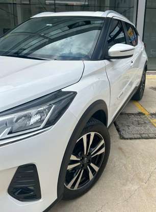 NISSAN-KICKS PLAY-2025