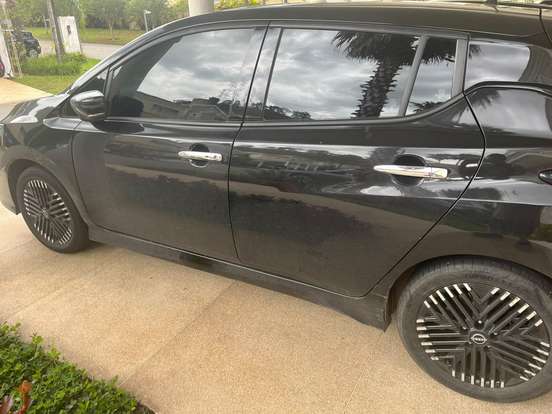 NISSAN-LEAF-2022