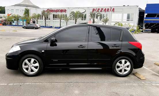 NISSAN-TIIDA-2011