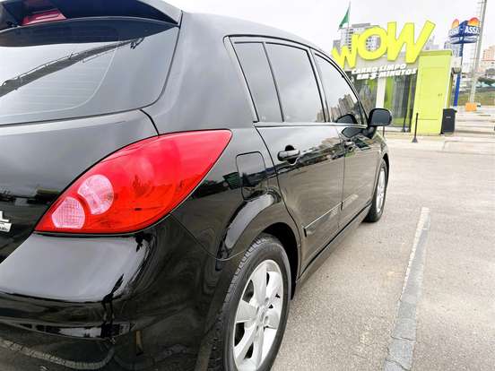 NISSAN-TIIDA-2011