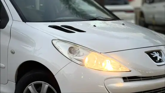 PEUGEOT-207-2012
