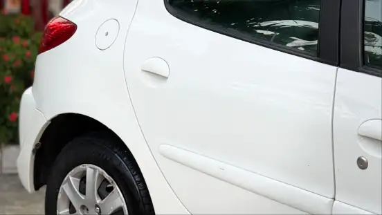 PEUGEOT-207-2012