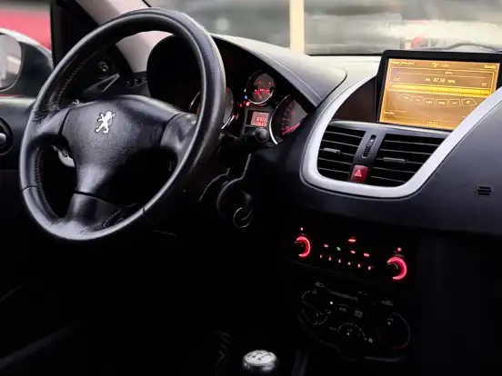 PEUGEOT-207-1.4 XR 8V FLEX 4P MANUAL PEUGEOT-207-2012
