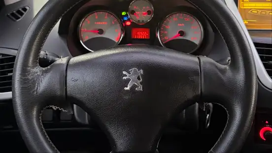 PEUGEOT-207-2012
