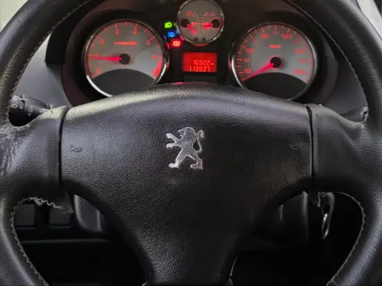 PEUGEOT-207-1.4 XR 8V FLEX 4P MANUAL PEUGEOT-207-2012