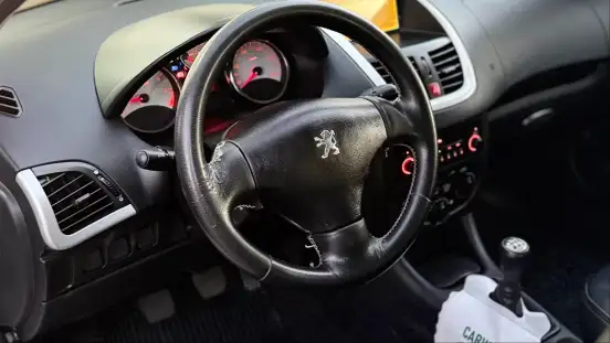 PEUGEOT-207-2012