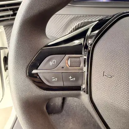 PEUGEOT-208-2025