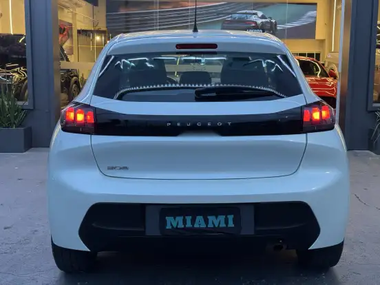 PEUGEOT-208-2023