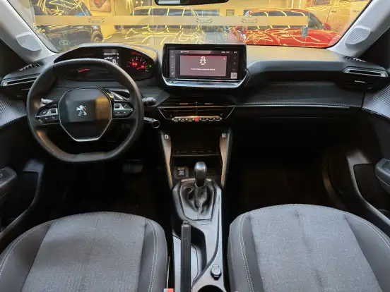 PEUGEOT-208-2023