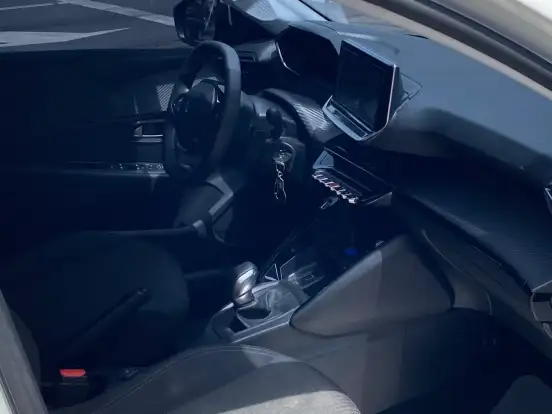 PEUGEOT-208-2022