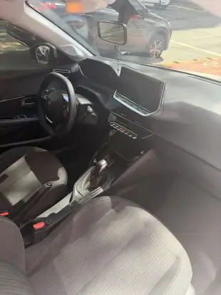 PEUGEOT-208-2022