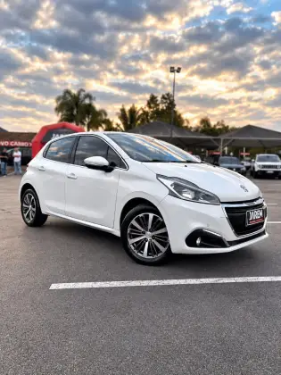 PEUGEOT 208 1.6 GRIFFE 16V FLEX 4P AUTOMÁTICO