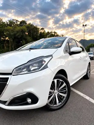 PEUGEOT-208-2017