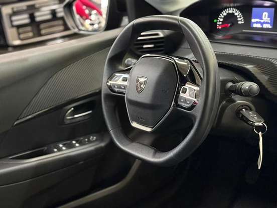 PEUGEOT-208-2025