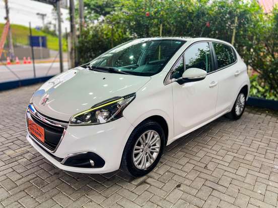 PEUGEOT-208-2016