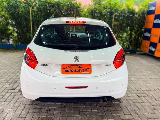 PEUGEOT-208-2016
