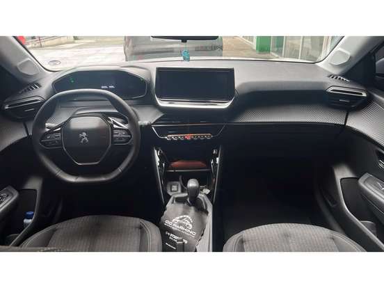 PEUGEOT-208-2022