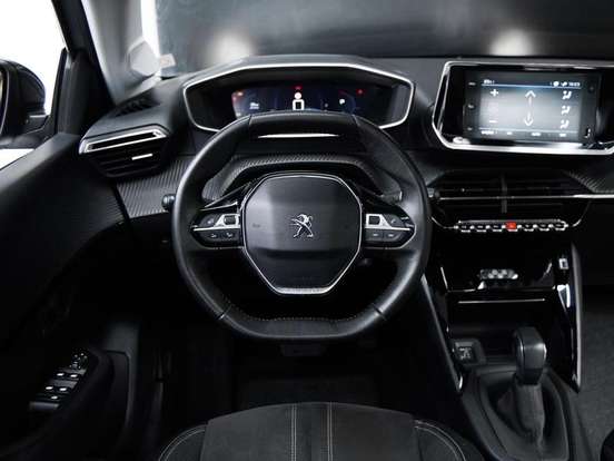 PEUGEOT-208-2020