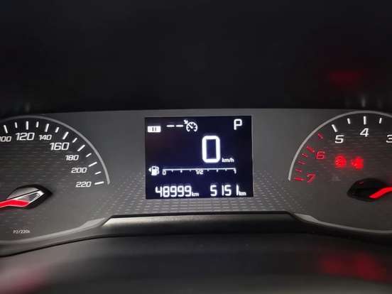 PEUGEOT-208-2022
